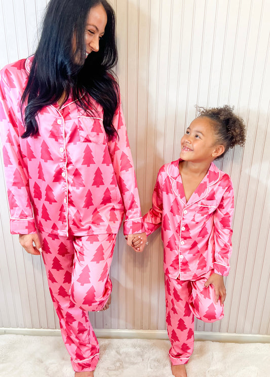 WOMEN’S PINK TREE SATIN PAJAMA SET